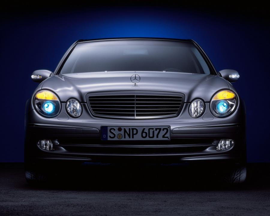  Mercedes-Benz E-Class 2002 года  (фото 302 из 448)